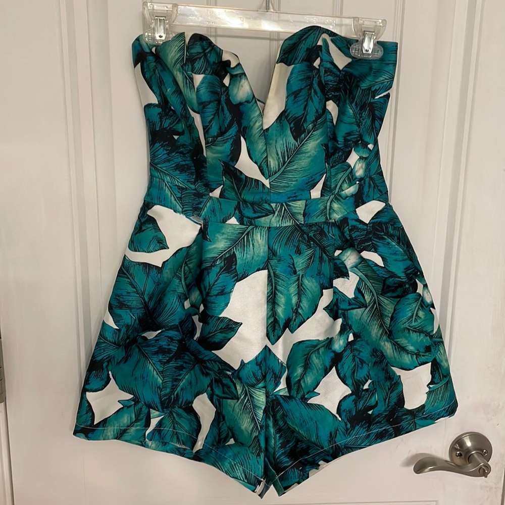 Boutique strapless floral romper size S.